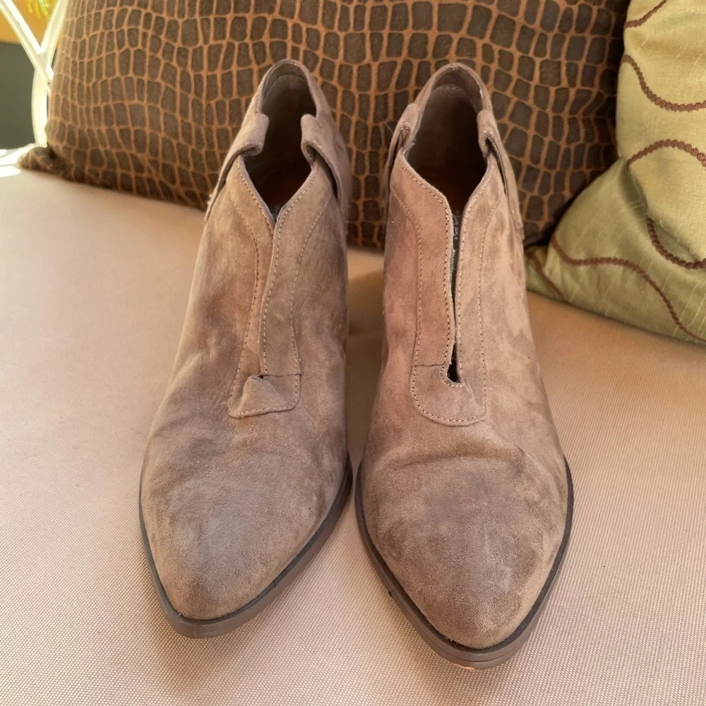 Charles by Charles David Heeled Ankle‎ Boots 7.5